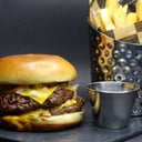 Foto de DOBLE CHEESE BURGER ANGUS