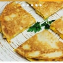Foto de Tortilla mex de pollo, chorizo y queso