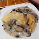 Foto de Crepe de ternera en salsa de champiñones