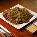 Foto de Tallarin saltado estilo chifa mixto