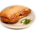 Foto de Sándwich de milanesa de peceto con jamón y queso / Breaded sandwich with ham and cheese
