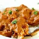 Foto de pollo relleno en salsa húngara