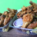 Foto de Alitas al ajo con barbacoa