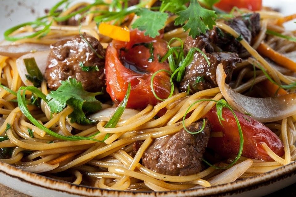 Foto de TALLARIN SALTADO CON LOMO