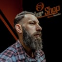 Foto de Corte de cabello + perfilado y recorte de barba