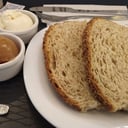 Foto de Tostadas de pan a elección con mermelada (sin azúcar) y queso crema