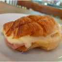 Foto de MEDIALUNA JAMON Y QUESO