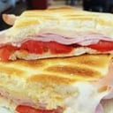 Foto de TOSTADO TRIPLE JAMON, QUESO Y TOMATE