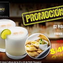Foto de DOS PISCOS SOURS ACOMPAÑADOS CON RICOS TEQUEÑOS RELLENOS DE POLLO A LA BRASA