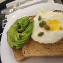 Foto de Tosta de palta y huevo soft (low carb) - Agregale todos los ingredientes que quieras!