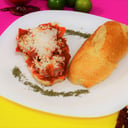 Foto de Torta de Chilaquiles Guajillo