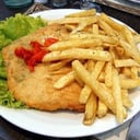 Foto de MILANESA GRANDE CON GUARINICION