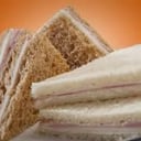 Foto de SANDWICH PAN BLANCO O NEGRO SOLO QUESO