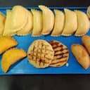 Foto de EMPAREPAS MIXTA DE POLLO Y CARNE