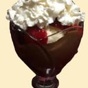 Foto de Fresas con crema de avellanas, helado y crema batida