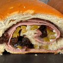 Foto de Ham bread: smoked ham, bacon, green olive, raisins, cream cheese