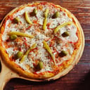 Foto de Muzzarella: Salsa de tomate, muzzarella, aji, aceitunas y oregano