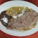 Foto de Chilaquiles verdes con bisteck