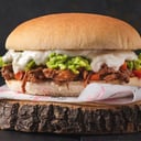 Foto de Sandwich mechada + papas fritas