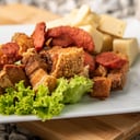 Foto de Picada de Chicharron y Chorizo 
