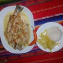 Foto de Trucha con camarones al ajillo