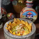 Foto de GUACAMOLE EN MOLCAJETE TRADICIONAL