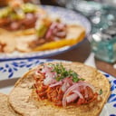 Foto de TACOS DE COCHINITA PIBIL x 3