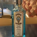 Foto de GIN BOMBAY + TONICA 1.5L
