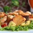 Foto de 0396 Ensalada de Salmón y Camarones