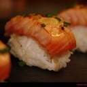 Foto de Niguiris de Salmon flameado x 4u.