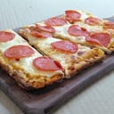 Foto de Pizza mini pepperoni o hawaiana  (18x18cm)