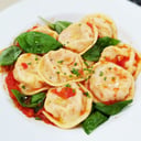 Foto de Sorrentinos de tomates secos y muzzarella ahumada