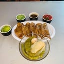 Foto de 3 tacos de carnitas (excepto costilla) y 1 quesadilla frita