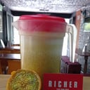 Foto de JARRA DE JUGO NATURAL EN LECHE
