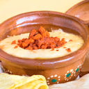 Foto de Cazuela De Chistorra Con Queso Mozzarella Y Oaxaca