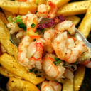 Foto de Papas bravas con camarones