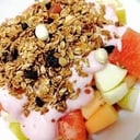 Foto de Ensalada de frutas con yoghurt o queso cottage (200 grs)
