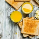 Foto de Orden de Pan tostado, miel y mantequilla (3 pzas)