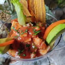 Foto de coctel de la casa, culo e ceviche