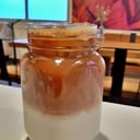 Foto de Latte en la rocas