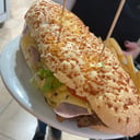 Foto de Sándwich de pollo grille completo + Guarnicion