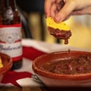 Foto de Chile con carne con nachos