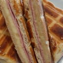 Foto de TOSTADO DE JAMON Y QUESO