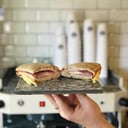 Foto de Ciabatta tostada con jamon y queso