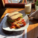 Foto de Maxi Desayuno Yo Bebo Sandwich