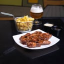 Foto de 10 Alas, Papas Fritas, 1 salsa a elección
