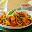 Foto de PASTA CON CAMARONES EN SALSA DE JITOMATE Y CHIPOTLE