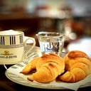 Foto de Café con Leche + 2 Medialunas