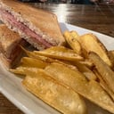 Foto de Sandwich a la plancha de jamón y queso