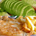 Foto de TILAPIA ARREBOSADA CON PAPAS CROCANTES Y ENSALADA DE PALTA